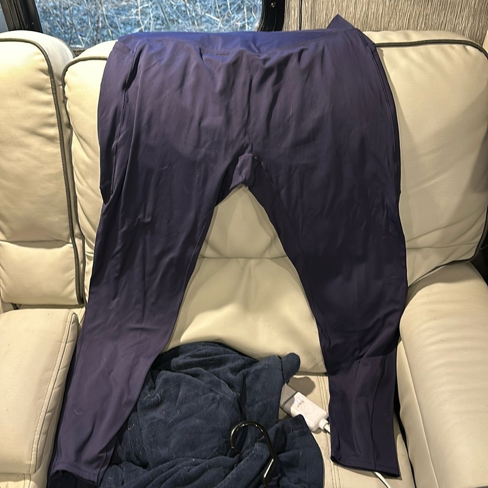 Halara blue ankle length leggings